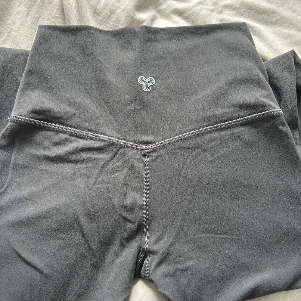 Aritzia grey high rise butter leggings